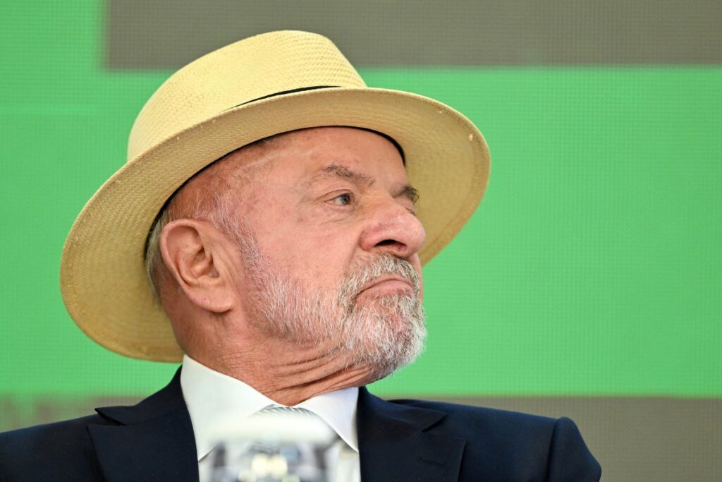 lula-promete-continuidade-economica-e-nao-menciona-reducao-de-gastos-em-plano-de-governo