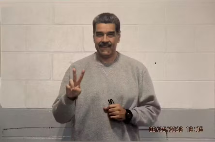 sorridente-e-com-mensagem-religiosa,-maduro-aparece-em-fotos-na-prisao-nos-eua