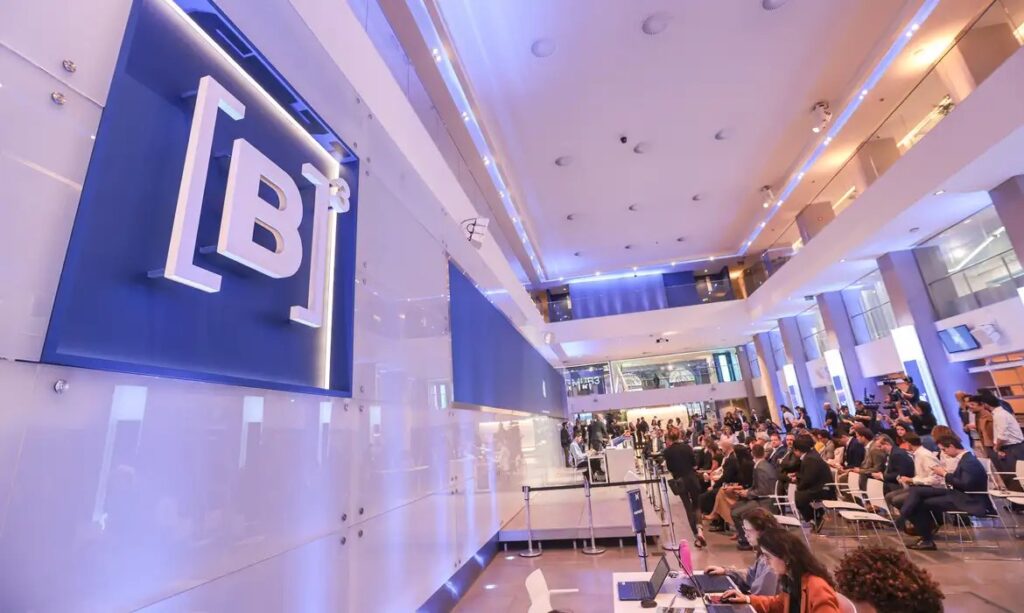 financiamento-de-veiculos-tem-melhor-agosto-em-15-anos,-mostra-trillia,-da-b3