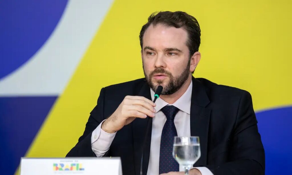 durigan-defende-politica-fiscal-do-governo-lula-em-artigo-na-‘the-economist’