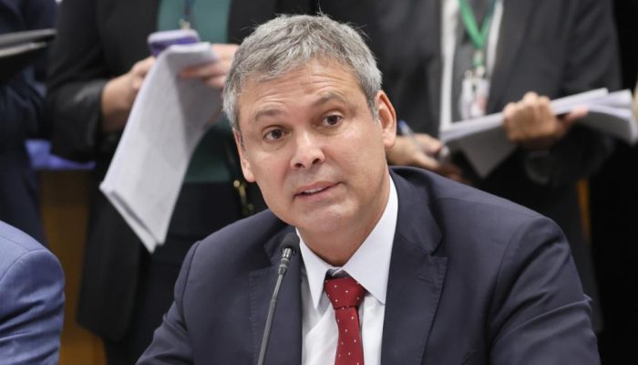 lindbergh-minimiza-resultado-do-datafolha-e-diz-que-campanha-ainda-nem-comecou