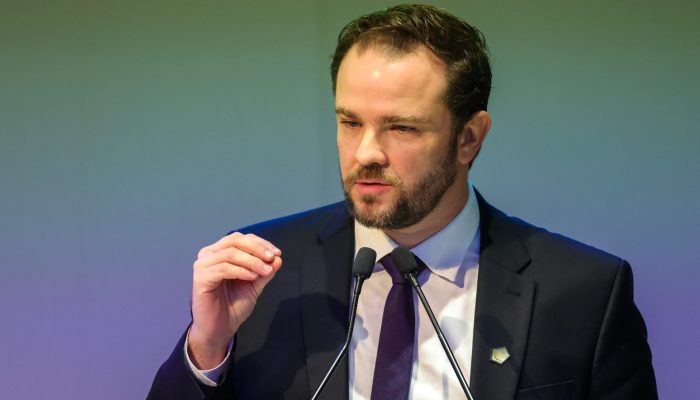 fim-da-escala-6×1-nao-pode-gerar-custo-ao-tesouro-e-pode-haver-transicao,-diz-durigan