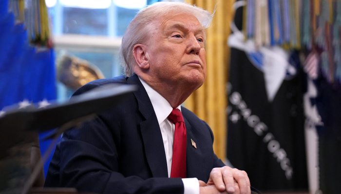 acho-que-ha-cerca-de-400-petroleiros-retidos-no-estreito-de-ormuz,-diz-trump