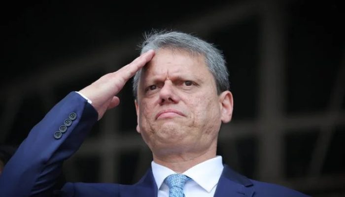 tarcisio-cria-‘call-center’-e-facilita-repasses-para-obras-no-interior-antes-da-eleicao