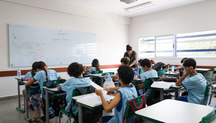conselho-de-educacao-recua-e-mantem-exigencia-de-50%-de-carga-presencial-para-formar-professores