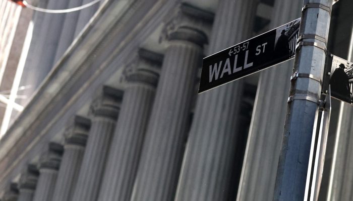 wall-street-recua-diante-da-fraqueza-do-setor-de-tecnologia