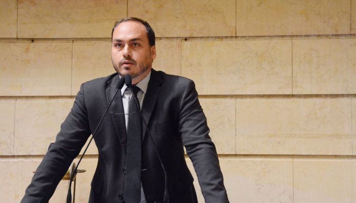 apos-visitar-bolsonaro,-carlos-diz-que-pl-ira-apoiar-alfredo-gaspar-e-arthur-lira-ao-senado