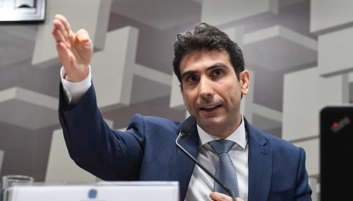galipolo:-bc-tem-juros-mais-altos-que-pares,-mas-inflacao-sistematicamente-supera-meta