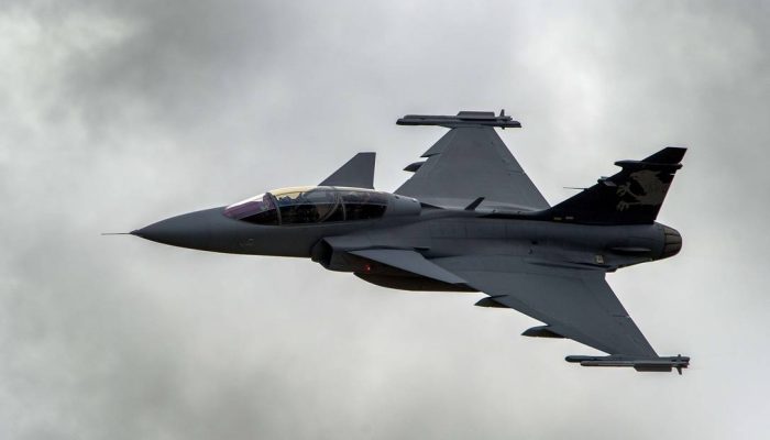 brasil-anuncia-compra-de-mais-20-cacas-gripen-apesar-de-corte-na-defesa