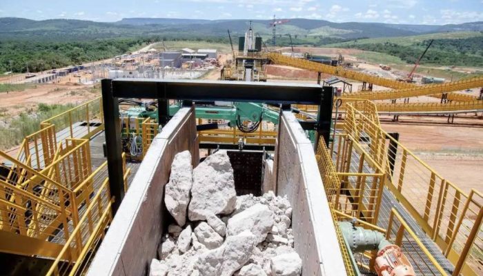 corrida-por-minerais-criticos-impulsiona-onda-global-de-fusoes-e-coloca-brasil-no-radar