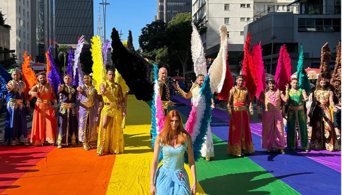 parada-lgbt+-reforca-distancia-da-direita-e-contrasta-com-marcha-para-jesus