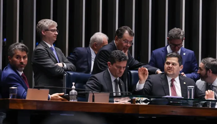 senado-aprova-uso-do-fundo-do-pre-sal-para-dividas-do-agro