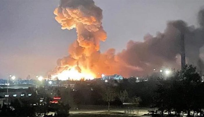 ataque-russo-mata-11-na-ucrania-e-provoca-incendio-em-catedral-de-kiev