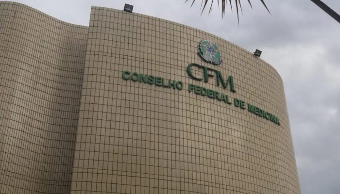 cfm-reage-a-regra-que-exige-nota-minima-em-prova-para-exercer-medicina
