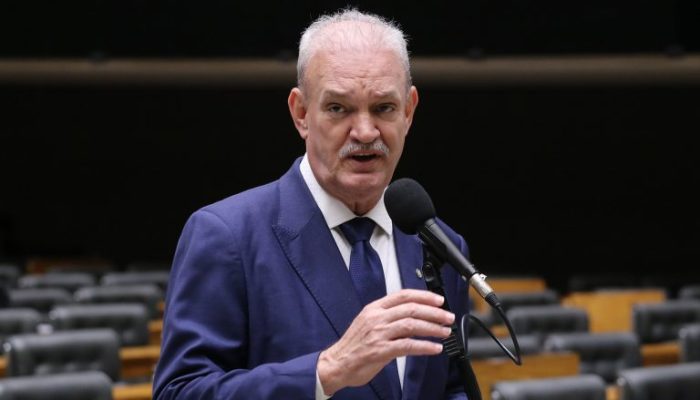 comissao-aprova-novas-regras-para-placas-de-atendimento-prioritario