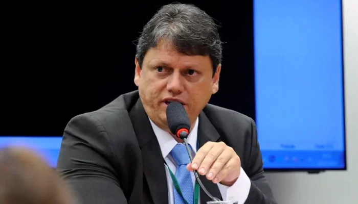 tarcisio-diz-que-trabalhara-por-apoio-do-republicanos-a-flavio-e-ainda-ve-chance-de-alianca