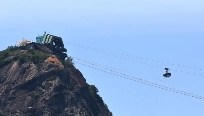 trf-2-mantem-suspensao-de-obras-de-tirolesa-no-pao-de-acucar