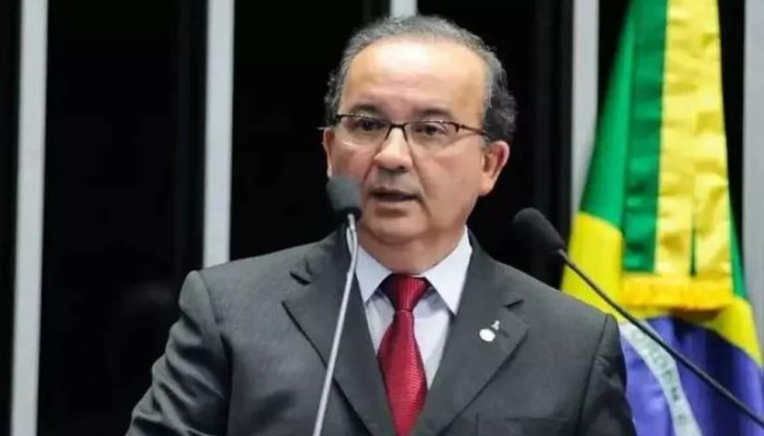 com-presenca-de-flavio-bolsonaro,-pl-sc-confirma-jorginho-mello-candidato-a-reeleicao-no-estado