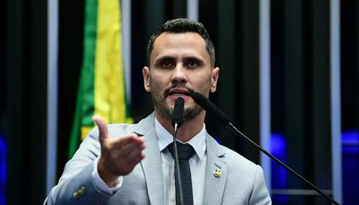 cleitinho-desiste-de-governo-de-minas-e-abre-espaco-para-candidatura-de-aro