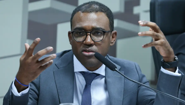 diretor-do-bc-relata-a-pf-ambiente-hostil-e-receio-de-vazamentos-sobre-liquidacao-do-master