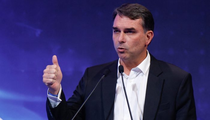 flavio-bolsonaro-indica-que-pode-recriar-ministerio-da-infraestrutura,-com-fusao-de-4-pastas