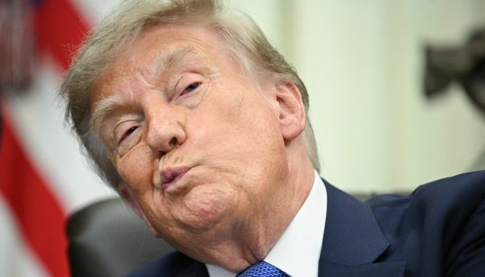 trump-recorre-a-lei-de-1930-para-aplicar-tarifa-de-50%-sobre-produtos-canadenses
