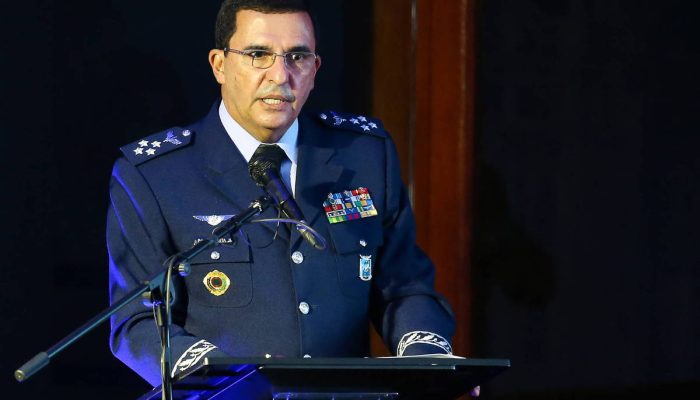 ex-comandante-da-fab-chama-de-‘leviandade’-fala-de-flavio-bolsonaro-sobre-suposto-apoio-a-lula