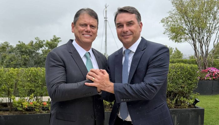 tarcisio-diz-que-flavio-ja-prestou-esclarecimentos-sobre-‘dark-horse’