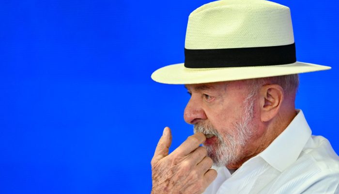 campanha-de-lula-ve-disputa-indefinida,-e-flavio-bolsonaro-aposta-em-rua-e-crise-do-stf