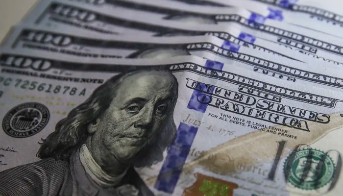dolar-vai-a-r$-5,19-com-mau-humor-externo-e-passa-a-subir-no-mes;-bolsa-cai