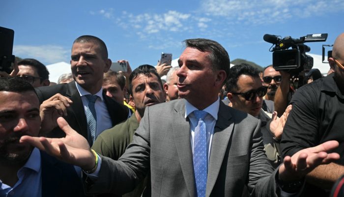 lula-e-pai-do-tigrinho,-afundou-o-brasil-e-esta-desesperado,-diz-flavio-bolsonaro