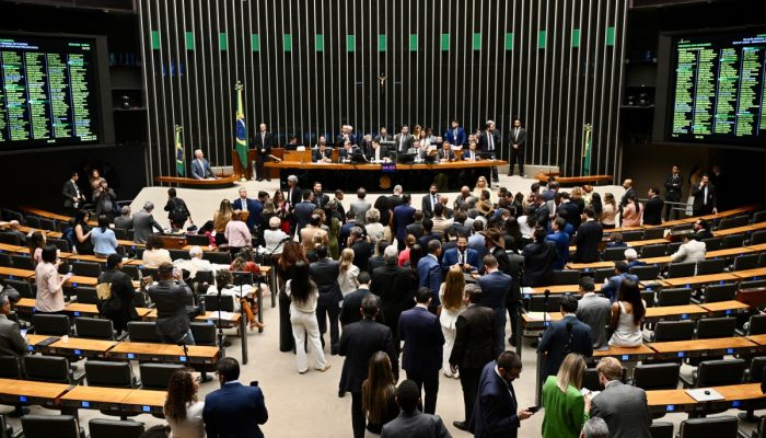 37%-avaliam-o-congresso-nacional-como-ruim-ou-pessimo-e-18%-como-otimo-ou-bom,-diz-datafolha