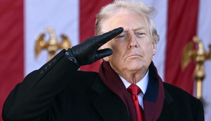 trump-diz-que-eua-estao-prontos-para-ajudar-o-ira-em-meio-a-protestos