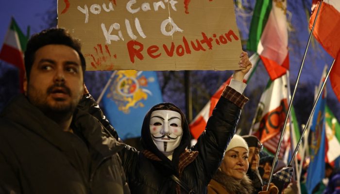 governo-do-ira-aumenta-repressao-a-protestos-e-convoca-marcha-de-apoio