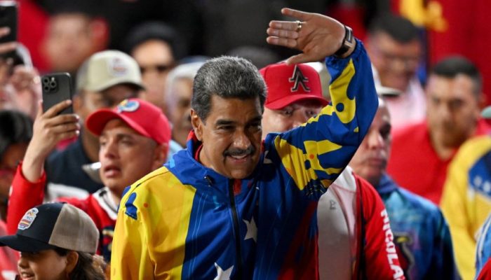 venezuelanos-aguardam-libertacao-de-mais-presos-politicos;-maduro-diz-estar-‘bem’