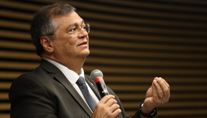 stf-torna-re-mulher-que-xingou-flavio-dino-em-aviao