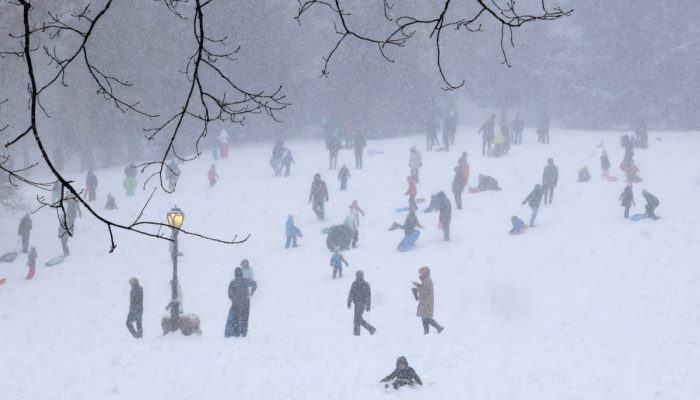 tempestade-de-inverno-nos-eua-deixa-670-mil-sem-energia-e-cancela-quase-10-mil-voos