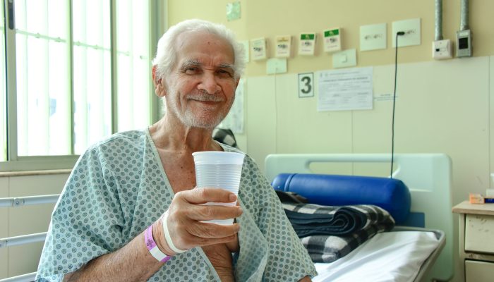desidratacao-em-idosos:-risco-silencioso-que-imita-alzheimer