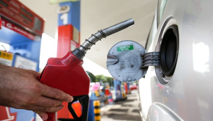 corte-no-preco-da-gasolina-pela-petrobras-pode-aliviar-ipca-no-curto-prazo,-dizem-analistas