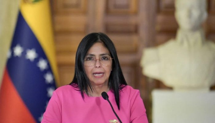 presidente-interina-da-venezuela-projeta-alta-de-55%-em-investimentos-petroliferos-para-2026
