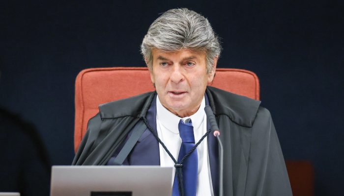 fux-e-diagnosticado-com-pneumonia-e-participara-remotamente-de-primeiras-sessoes-do-stf-em-2026