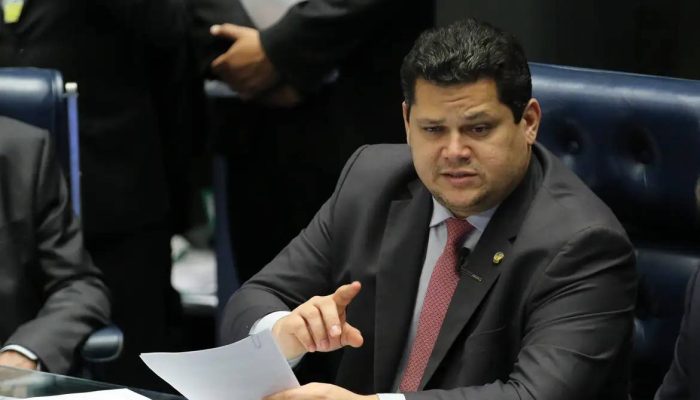 alcolumbre,-sobre-eleicoes:-democracia-demonstrara-forca,-maturidade-e-vitalidade