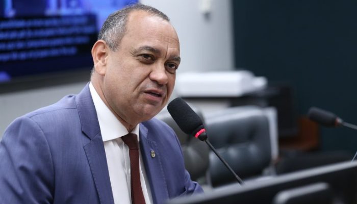max-lemos-e-eleito-presidente-da-comissao-de-trabalho-da-camara