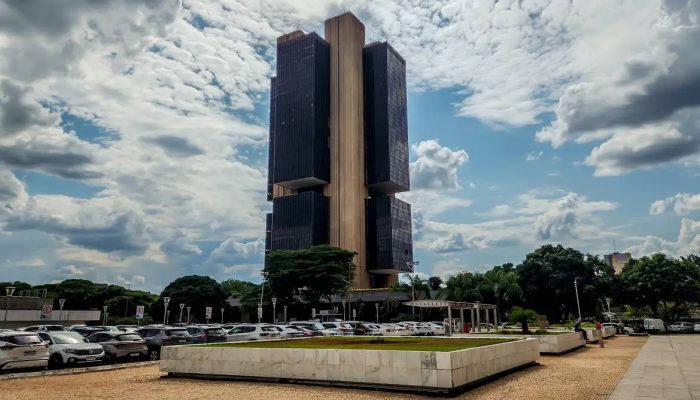 pt-aprova-resolucao-em-que-critica-banco-central-e-defende-revisao-da-meta-de-inflacao