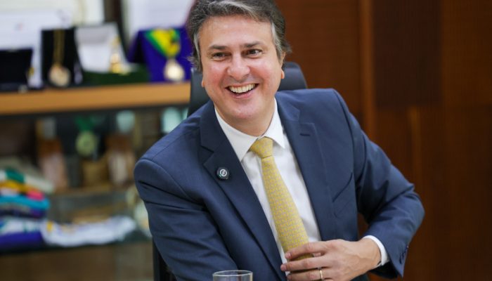 ministro-da-educacao-faz-pronunciamento-em-rede-nacional-neste-domingo