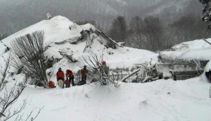 avalanche-mata-2-esquiadores-e-fere-1-no-norte-da-italia
