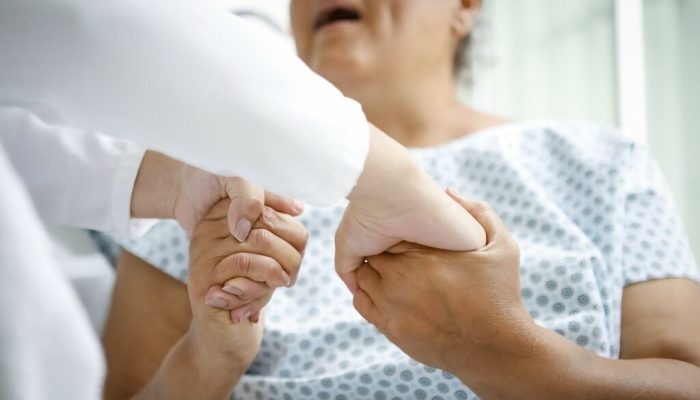igesdf-abre-selecao-para-medicos-especialistas-com-salarios-ate-r$-18-mil