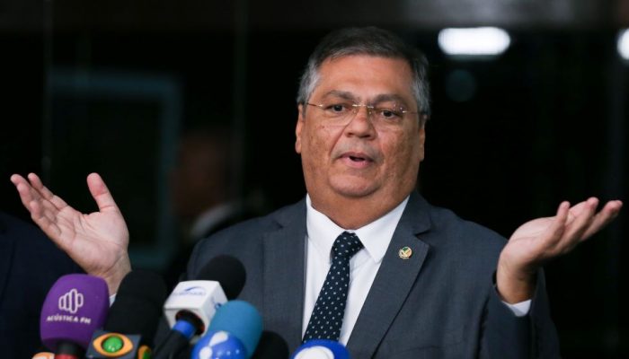 e-proibido-editar-lei-que-reconheca-validade-de-penduricalhos-ja-pagos-antes-de-5/2,-diz-dino