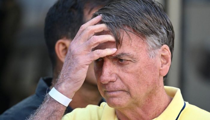 bolsonaro-diz-a-aliados-que-carlos-e-caroline-de-toni-vao-concorrer-ao-senado-em-sc