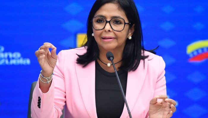 venezuela-esta-de-bracos-‘abertos’-para-‘quem-quiser-voltar’-sob-anistia,-diz-presidente